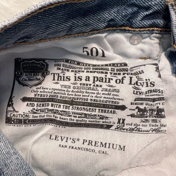 Women’s 501 Levi’s - Picture 10 of 12